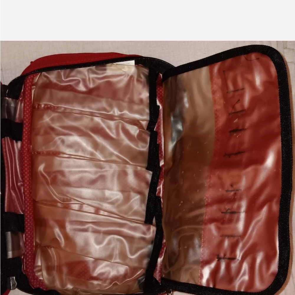 Red Ricardo Beverly Hills toiletry bag - Picture 6 of 10